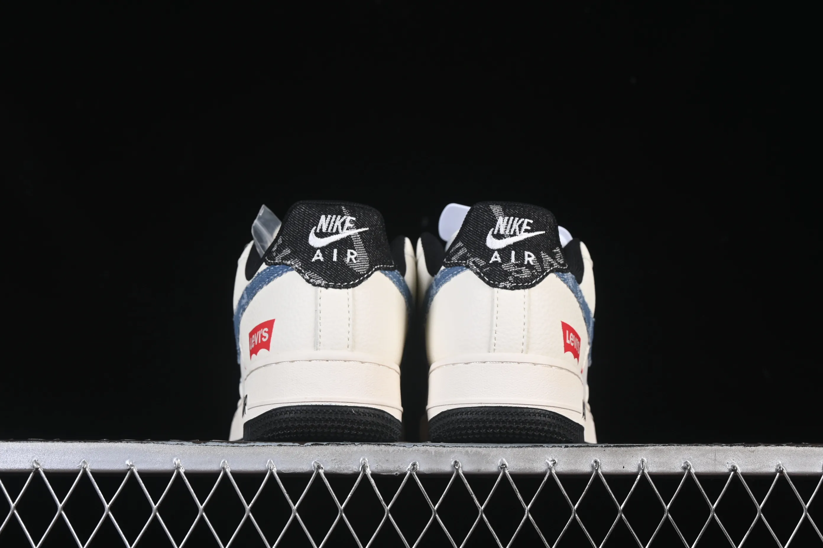 All categories Nk Air Force 1 Air Force series Nk Air Force 1 Low Air Force low-top Nike Air Force 1'07 Low Levi's co-branded beige blue denim four hooks Air Force 1 low-top casual sneakers QW5606-261